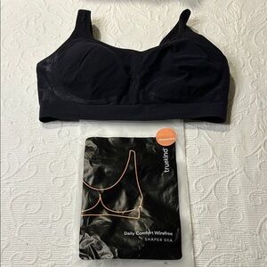 Truekind Shapermint Black Wirefree Comfort Bra. NIOP. Medium. Shapewear